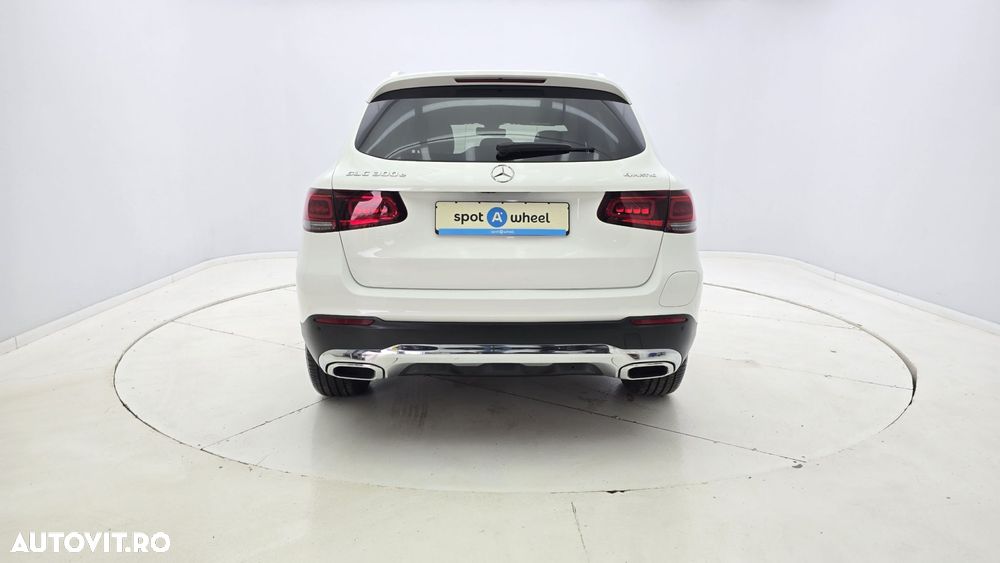 Mercedes-Benz GLC 300 e 4MATIC - 7