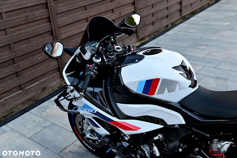 BMW S - 19