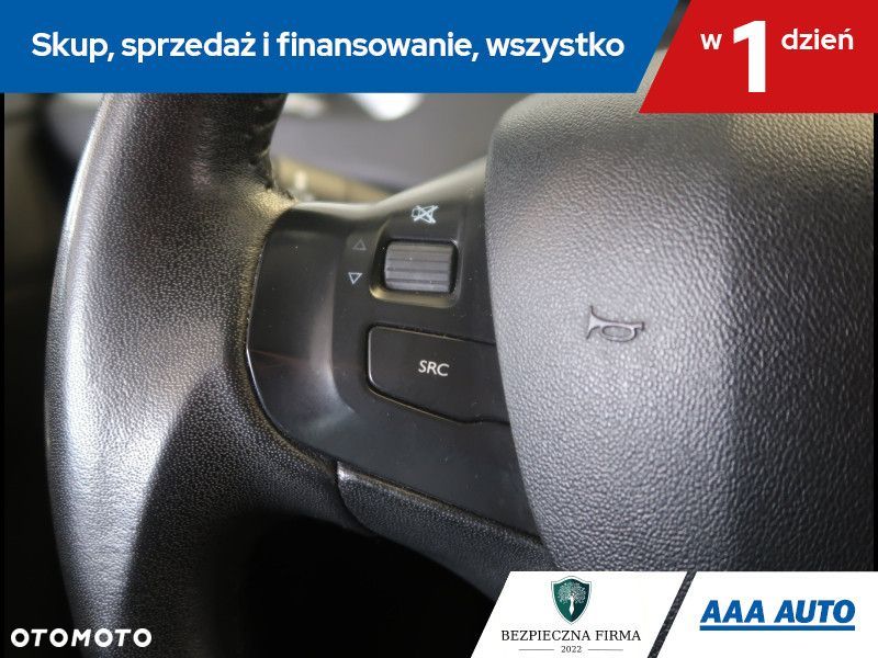 Peugeot 208 - 17