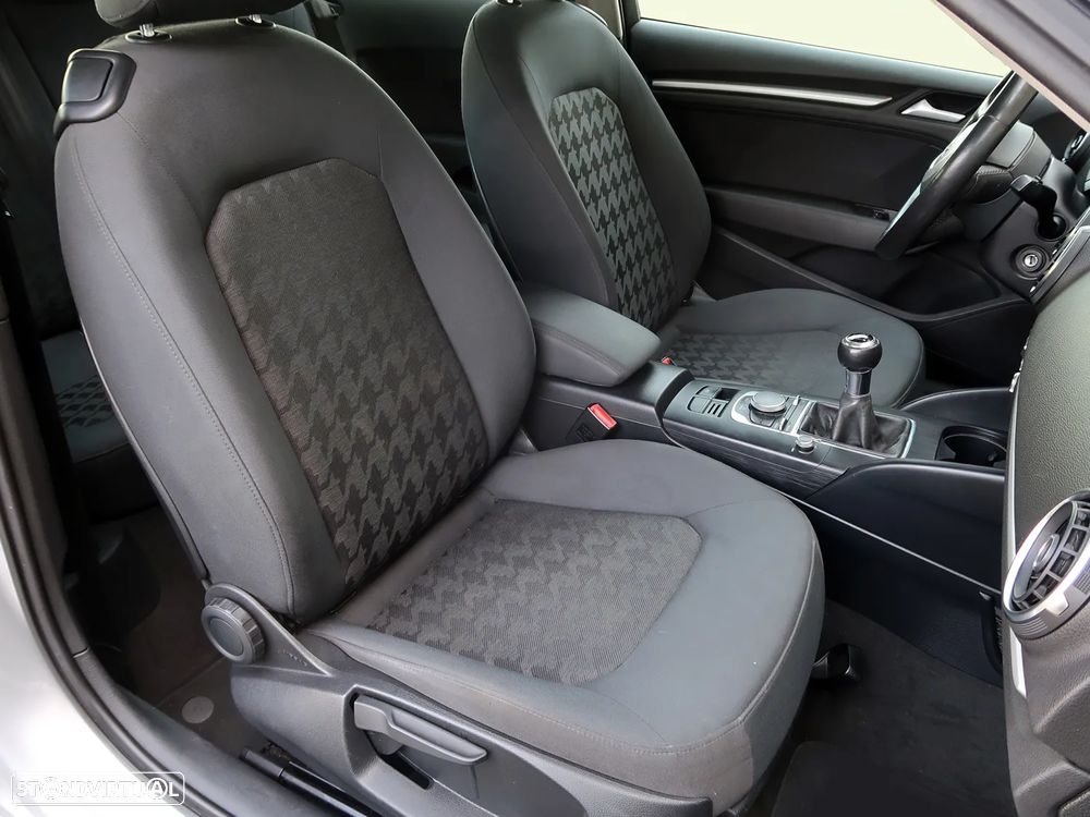 Audi A3 1.6 TDI DPF Attraction - 13