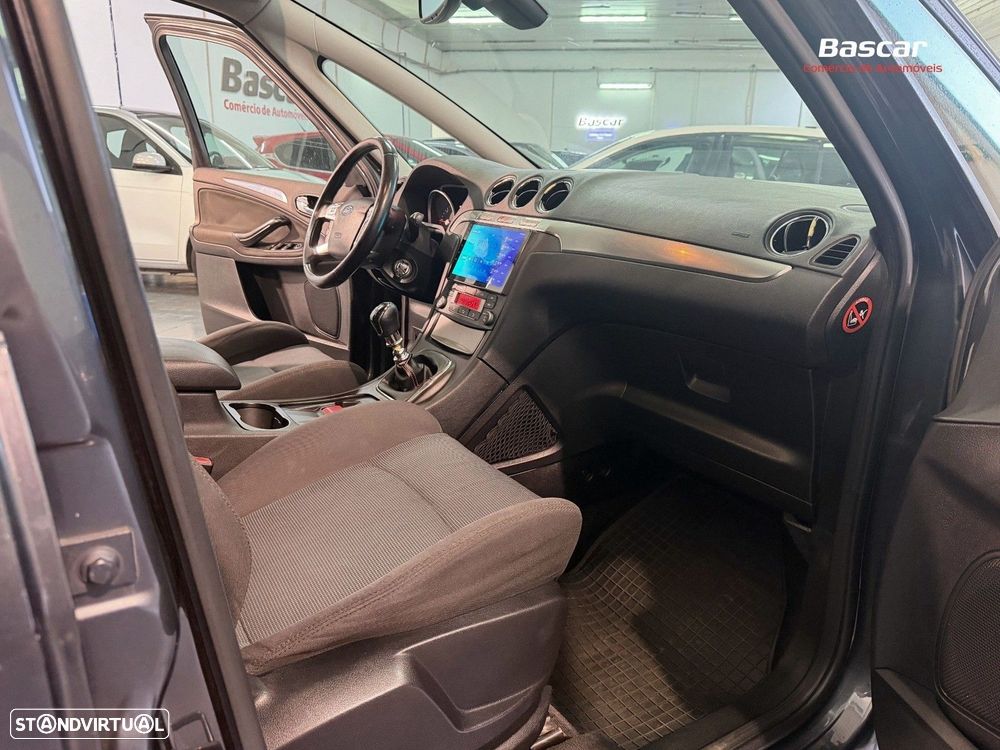 Ford S-Max 2.0 TDCi Titanium 7L - 12