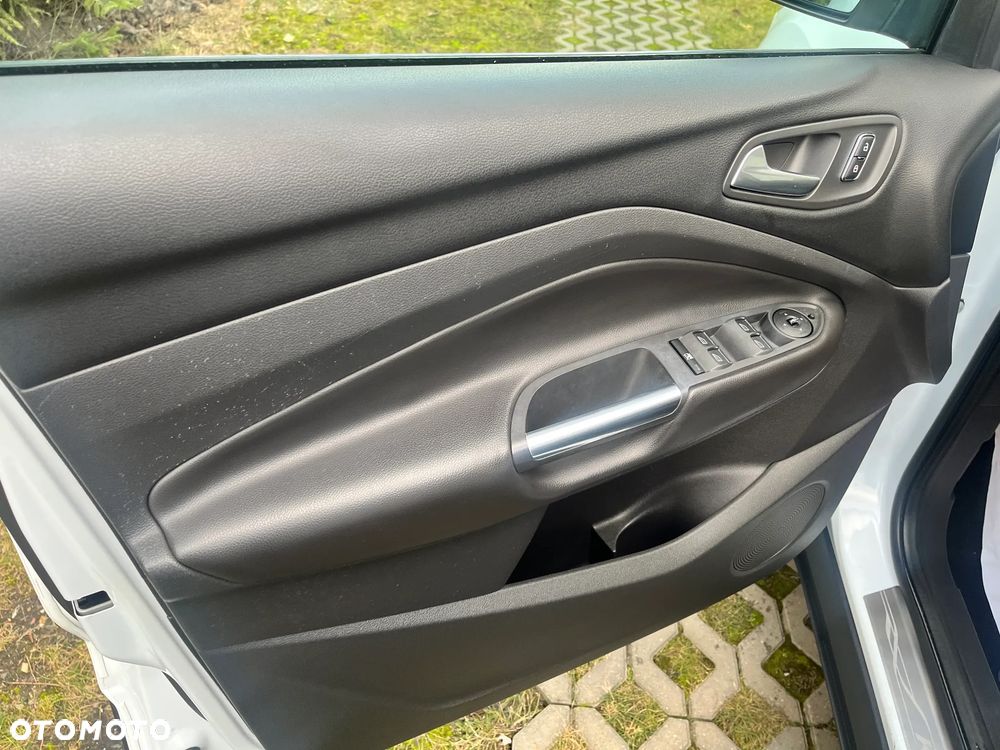 Ford Kuga 2.0 TDCi 4x4 Titanium - 16
