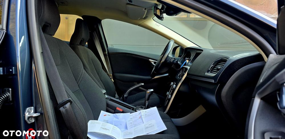 Volvo V40 D2 Kinetic - 33