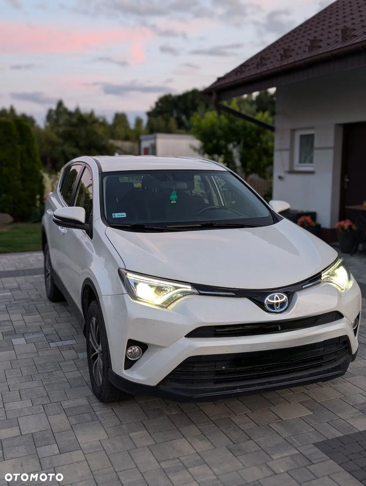 Toyota RAV4 - 1