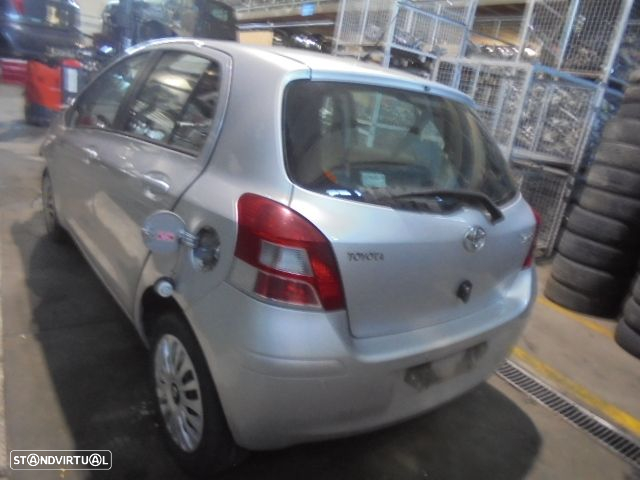 Carro MOT: 1NDTV  CXVEL:  3034052020 TOYOTA YARIS 2011 1.4 D4D 90CV 5 CINZA DIESEL - 2