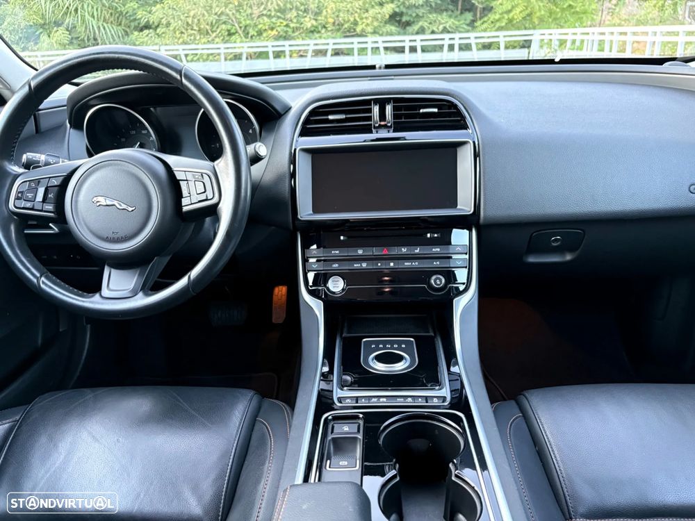 Jaguar XE 20d AWD Aut. Portfolio - 15