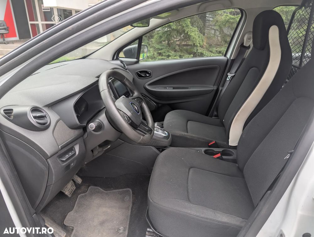 Renault ZOE - 11