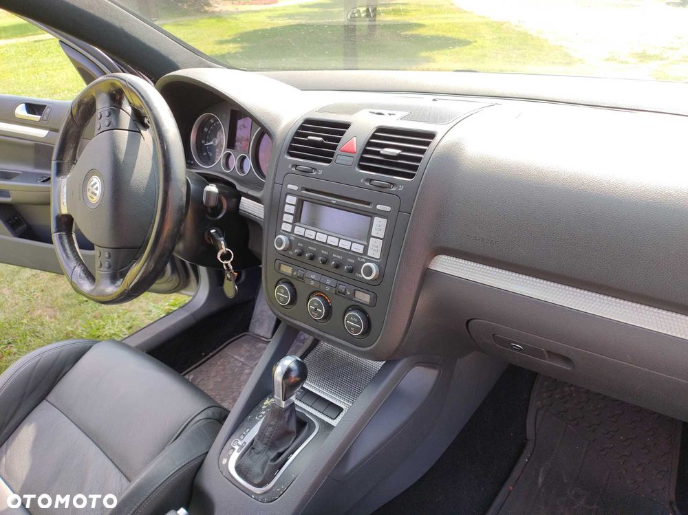 Volkswagen Golf - 8