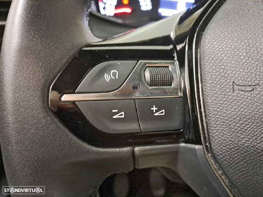 Peugeot 2008 1.2 Style - 16