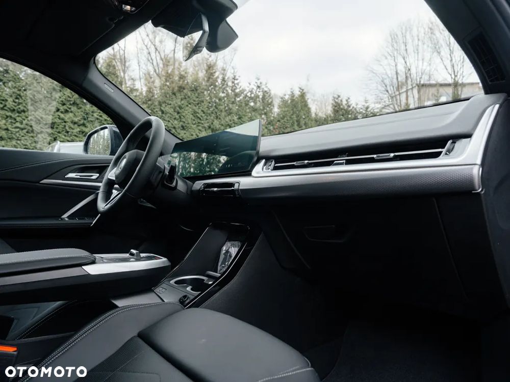 BMW iX2 eDrive20 - 8