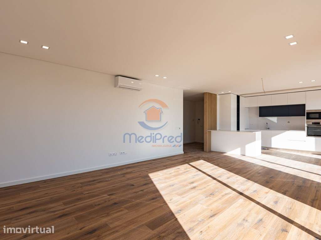 Apartamento T2 NOVO c/ BOX | Santo António dos Cavaleiros, Loures - Grande imagem: 2/18