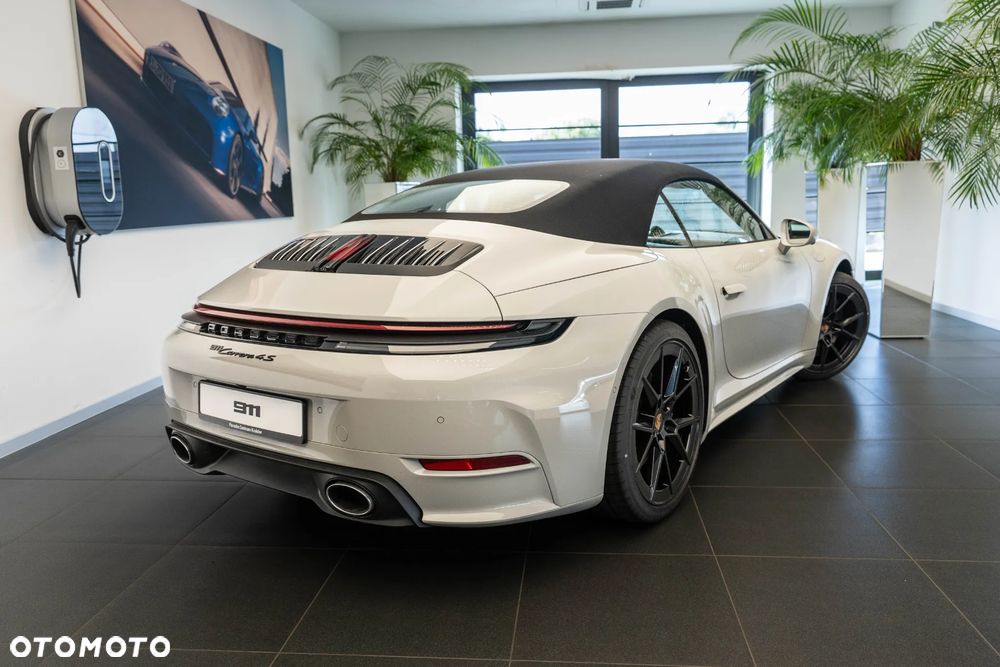 Porsche 911 Carrera 4S - 36