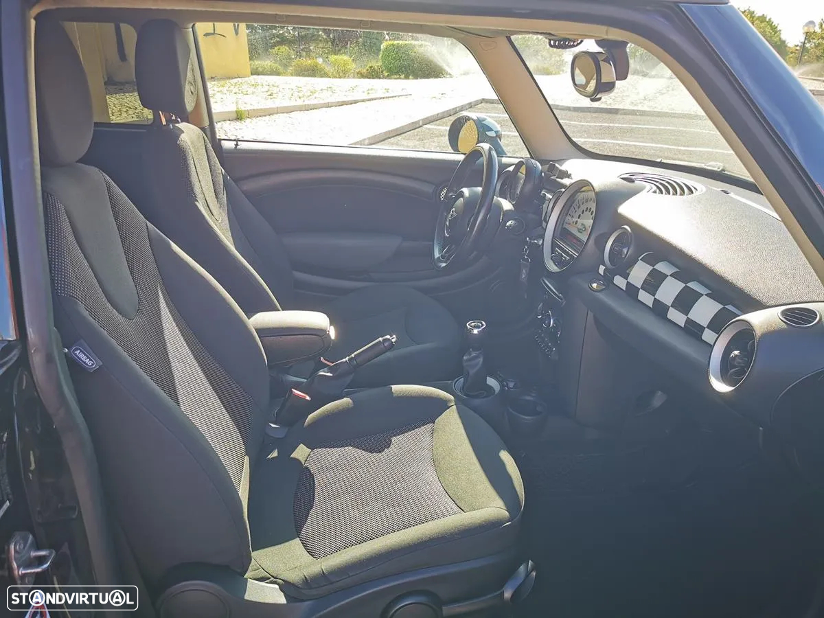 MINI 3 Portas Cooper D - 12