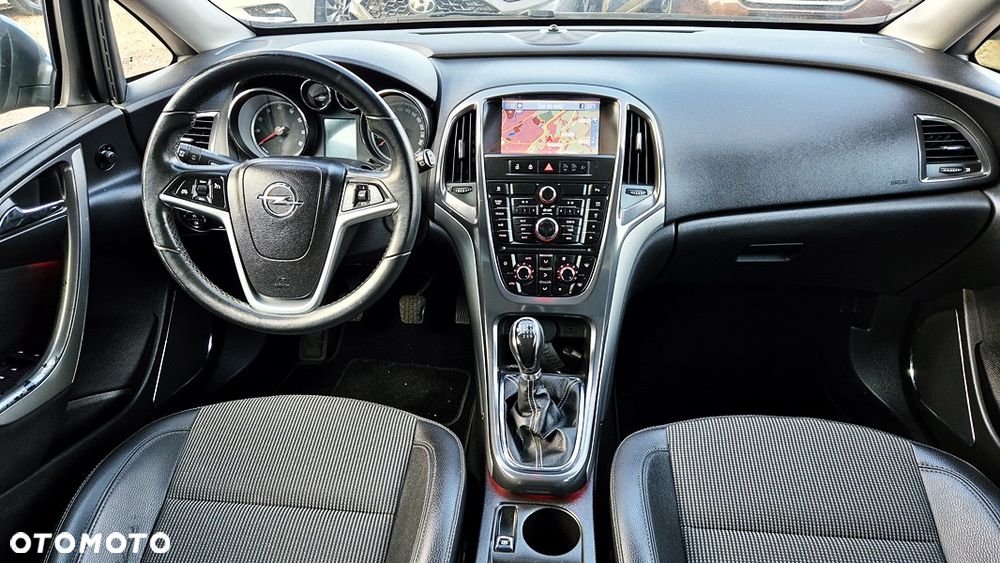 Opel Astra 1.6 T Cosmo - 33