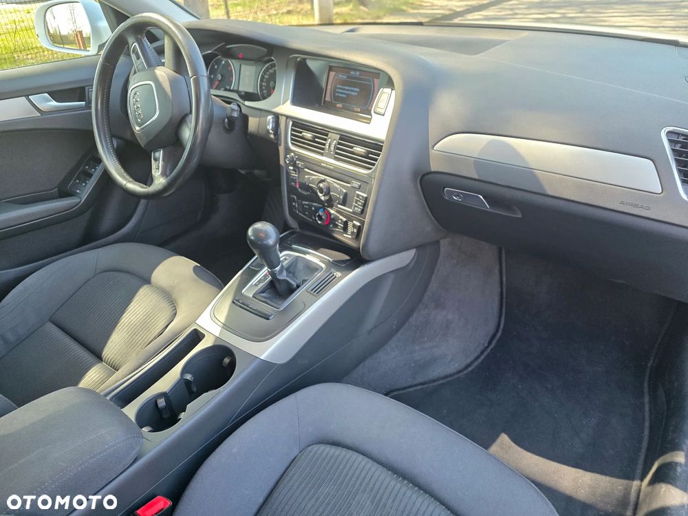 Audi A4 Avant 2.0 TDI DPF multitronic Attraction - 9