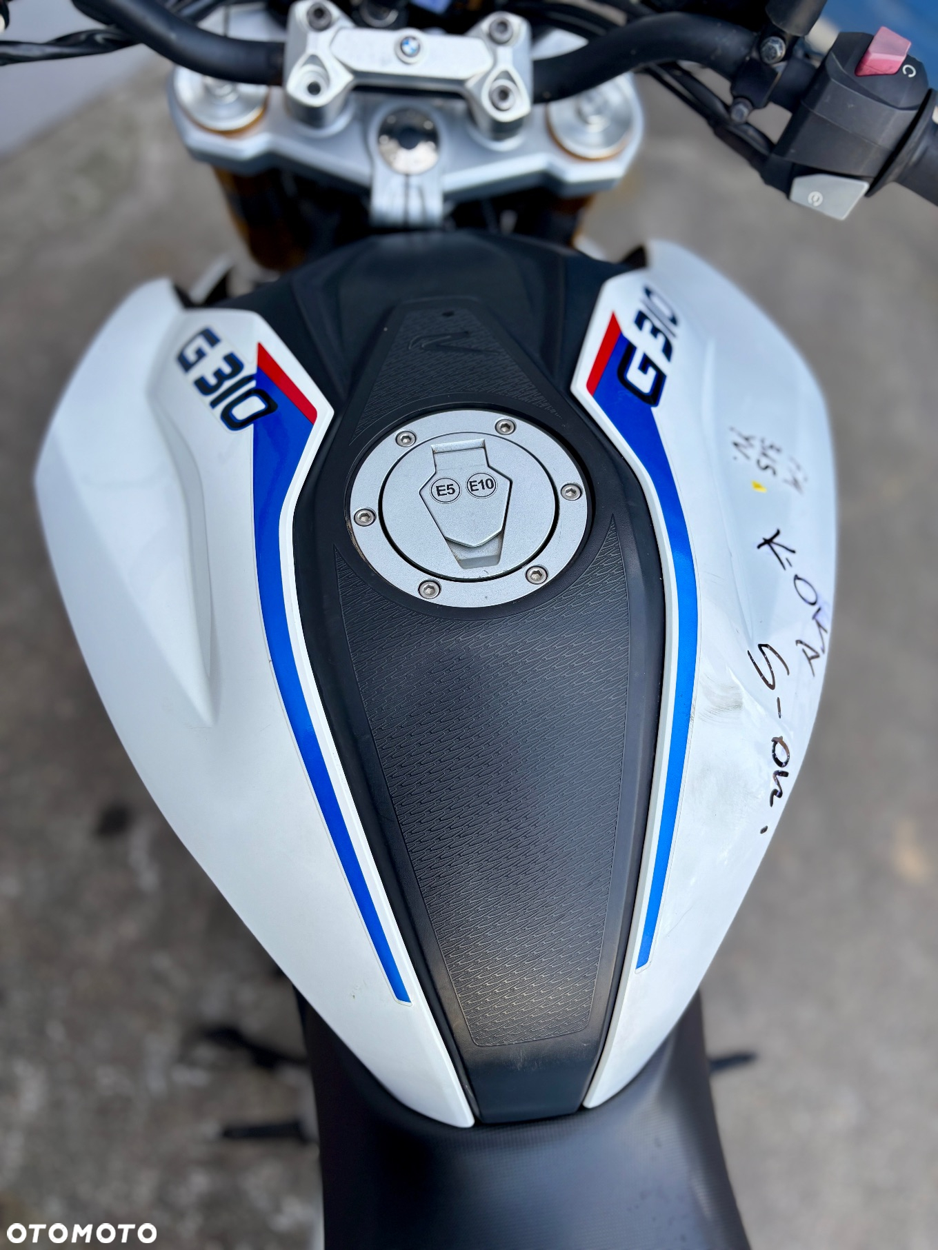 BMW G - 8