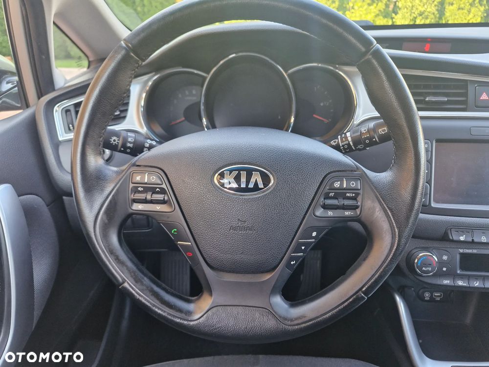 Kia Ceed 1.6 CRDi L - 17