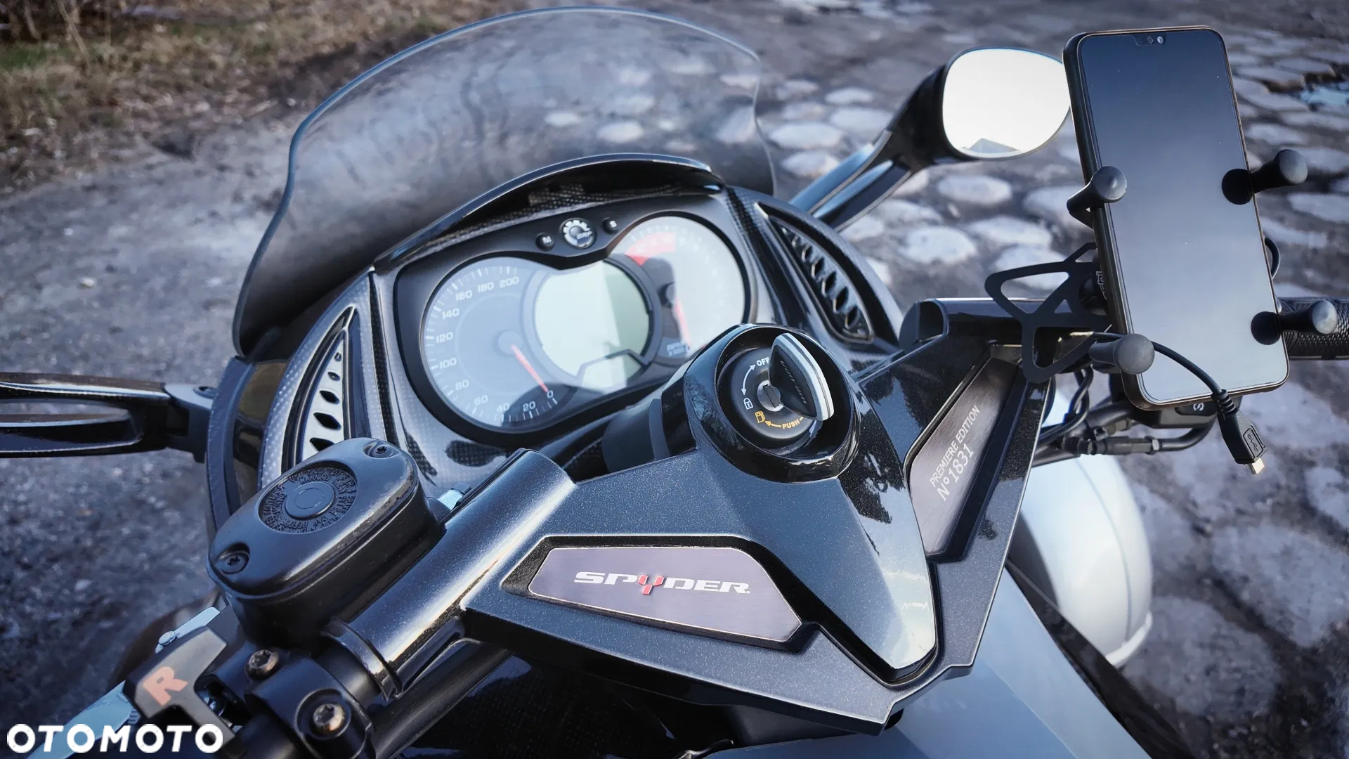 Can-Am Spyder - 15