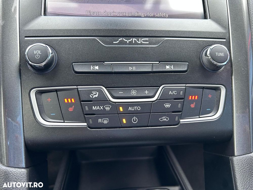 Ford Mondeo 2.0 HEV Titanium - 24