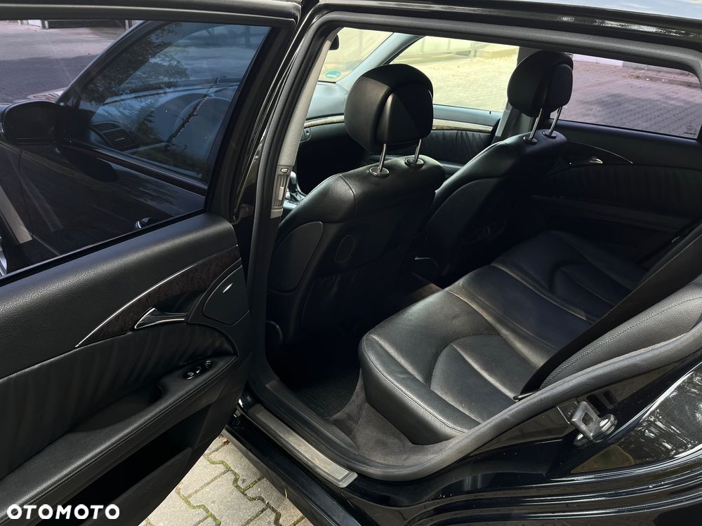 Mercedes-Benz Klasa E 320 CDI T Avantgarde - 17