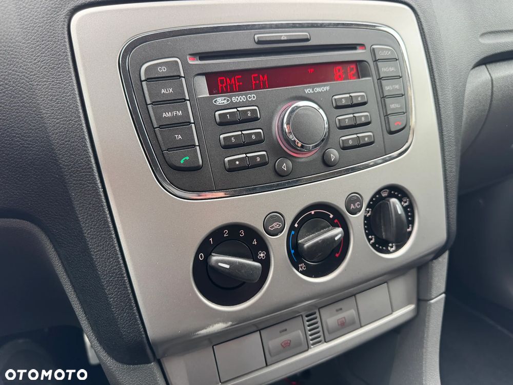 Ford Focus 1.6 16V Style - 20
