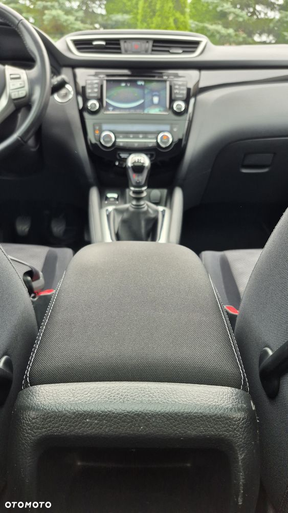 Nissan Qashqai 1.6 DIG-T N-Connecta - 17