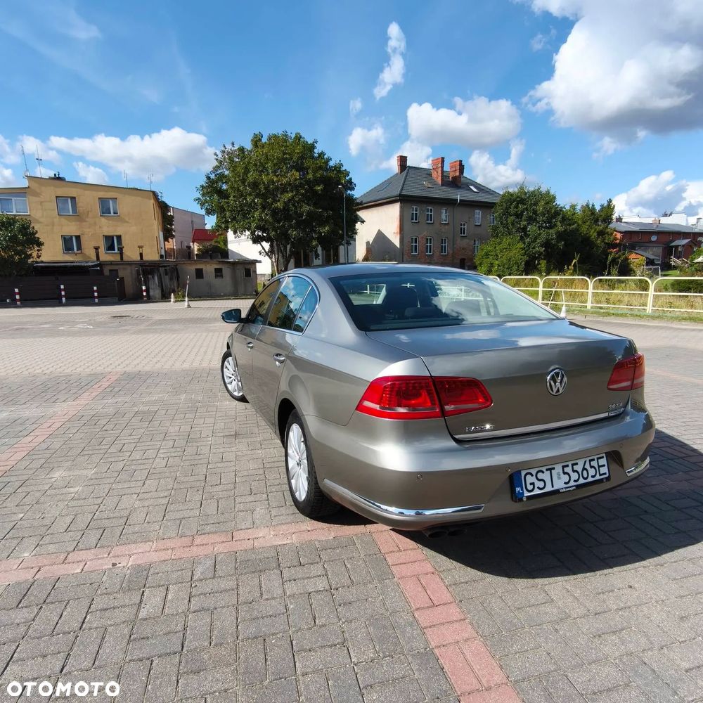 Volkswagen Passat 2.0 TDI Comfortline - 10