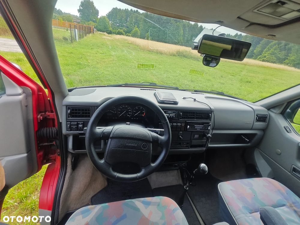 Volkswagen Multivan - 26