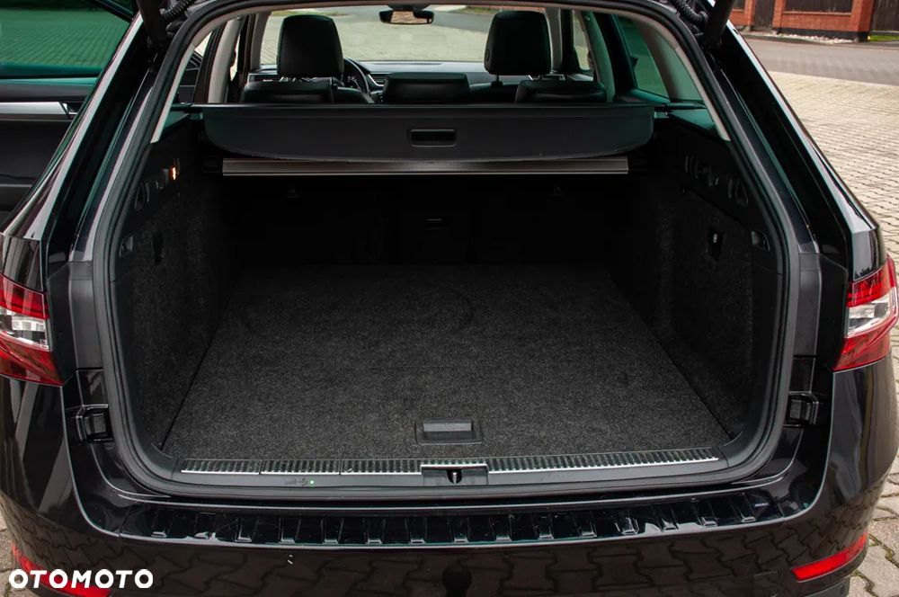 Skoda Superb 2.0 TDI 4x4 DSG Premium Edition - 9