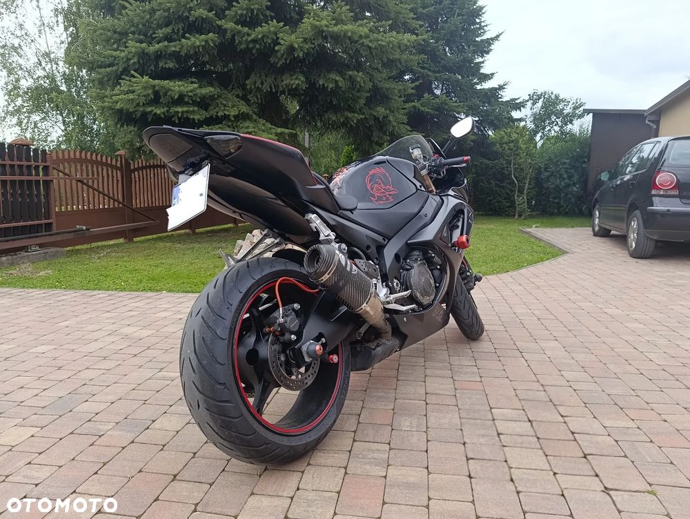 Suzuki GSX-R - 6
