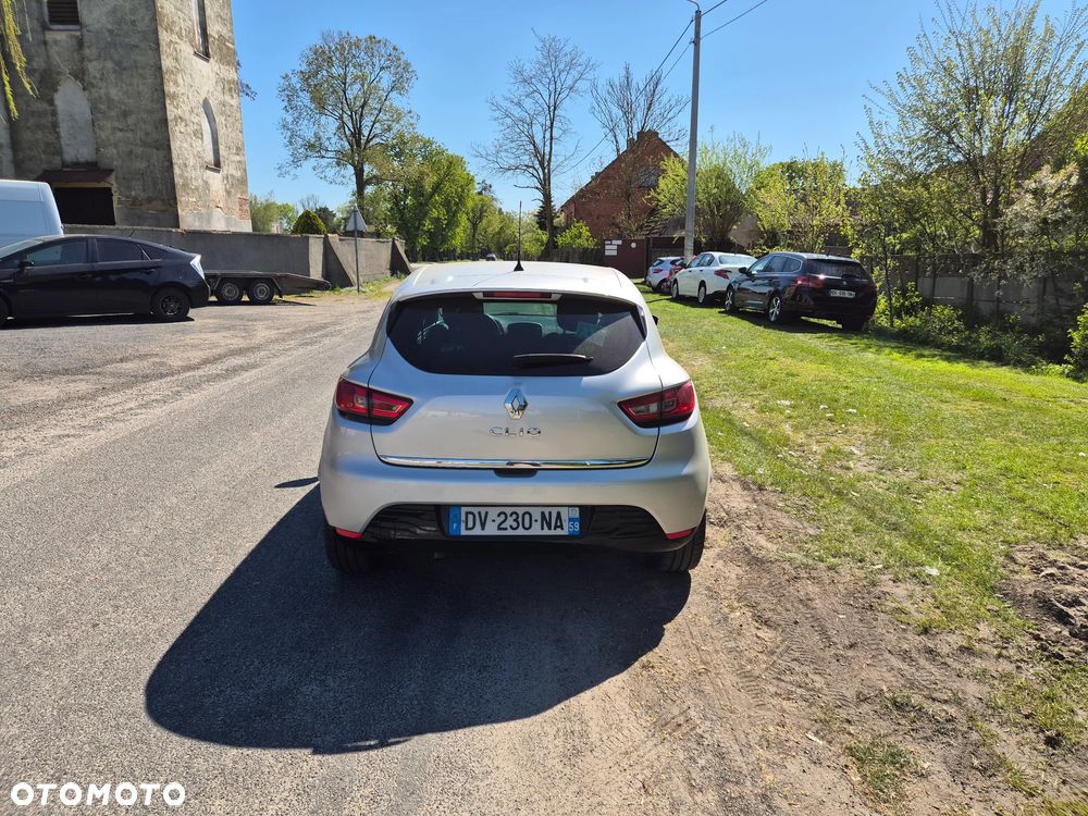 Renault Clio 1.2 16V 75 LIMITED - 6