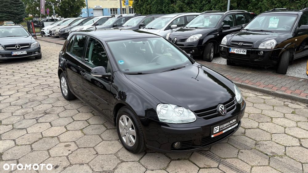 Volkswagen Golf 1.6 FSI Tour Edition - 1