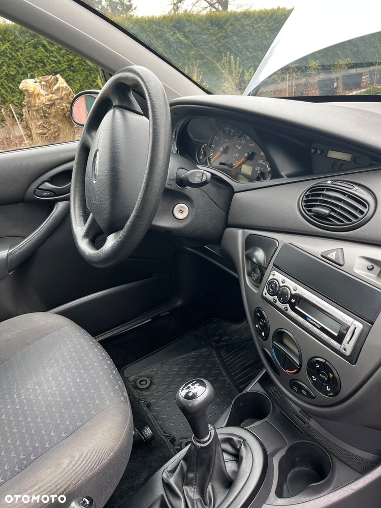Ford Focus 1.6 X100 - 4