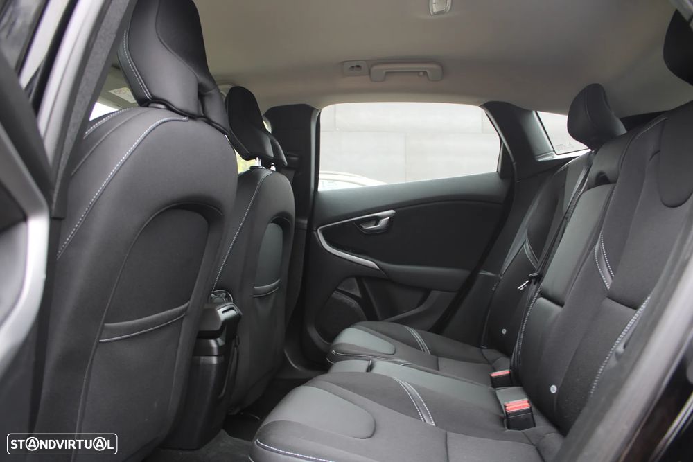 Volvo V40 2.0 D3 Momentum - 15