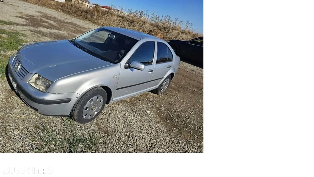 Volkswagen Bora 1.9 TDI Comfortline - 1