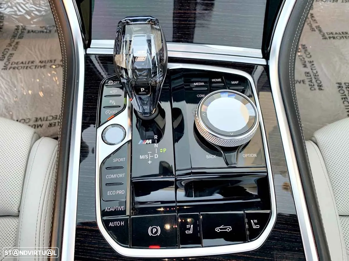 BMW M850i xDrive - 26