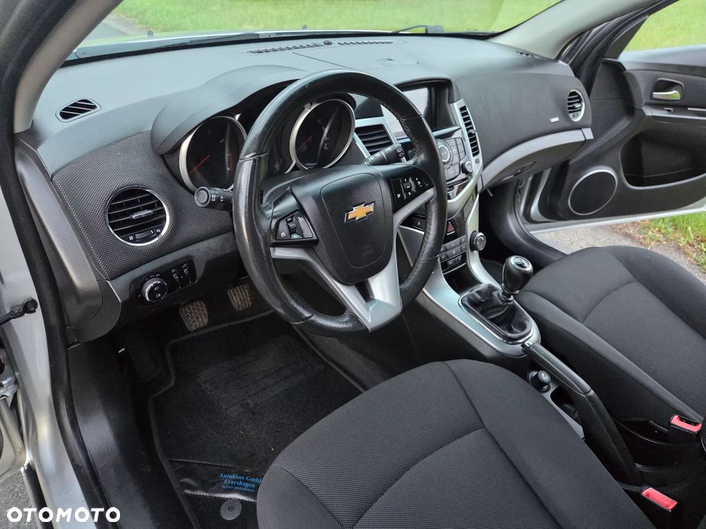 Chevrolet Cruze 1.6 - 11