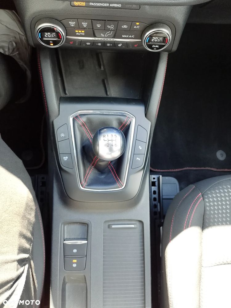 Ford Kuga 1.5 EcoBoost FWD ST-Line - 26