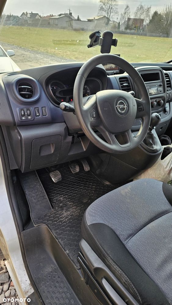 Opel Vivaro - 11