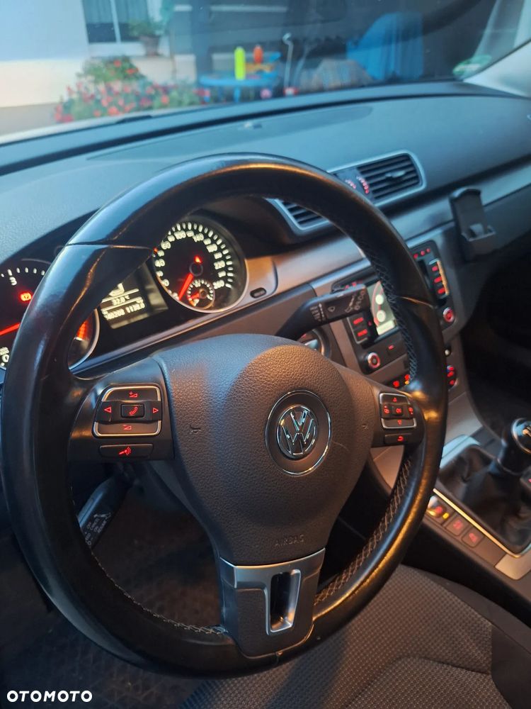 Volkswagen Passat Variant 2.0 TDI BlueMotion Technology Comfortline - 11
