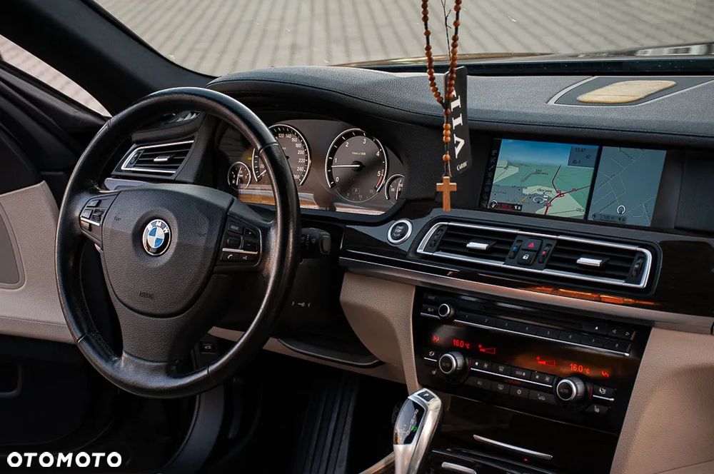 BMW Seria 7 740d xDrive - 14
