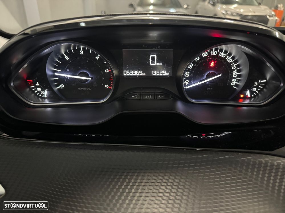 Peugeot 2008 1.5 BlueHDi Signature - 29