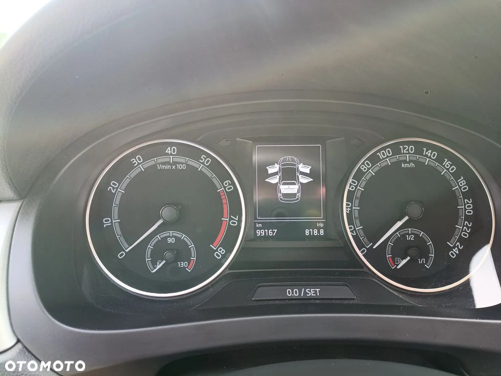Skoda RAPID 1.0 TSI Ambition - 17