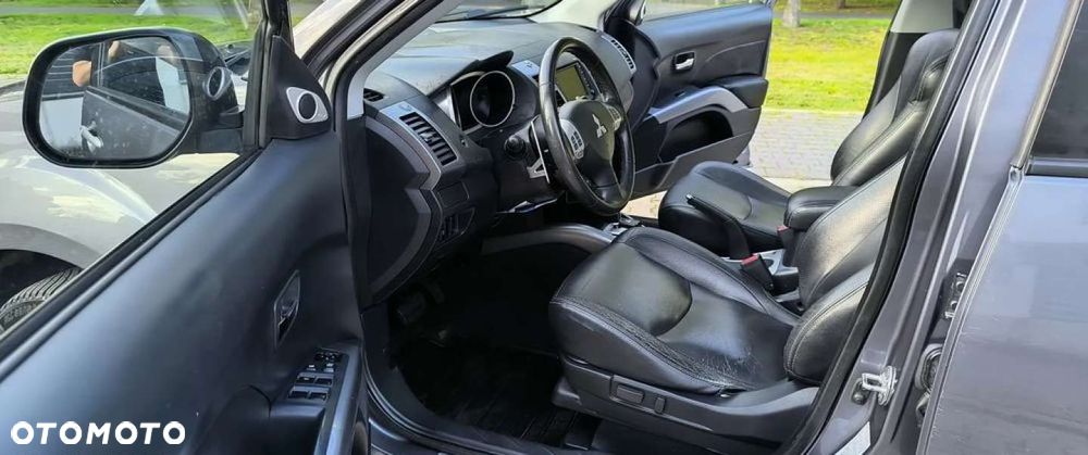 Mitsubishi Outlander - 5