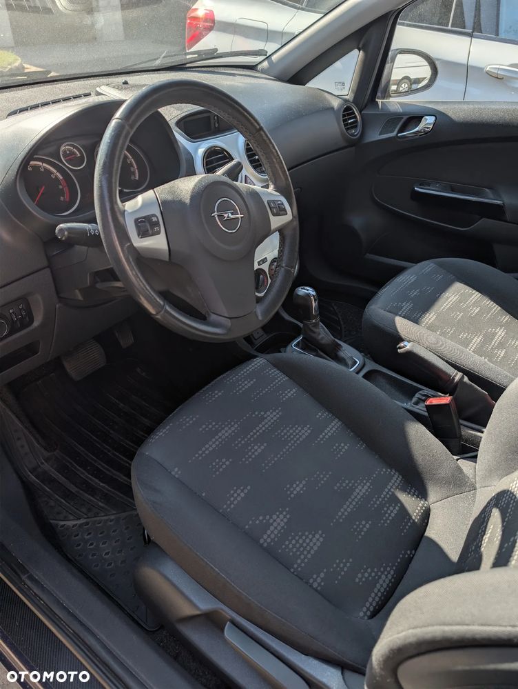 Opel Corsa 1.4 16V Automatik Edition - 4