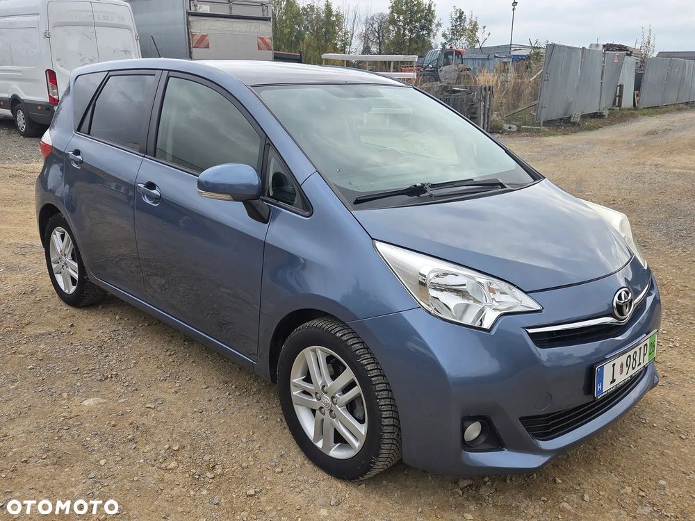 Toyota Verso-S 2013 photo 5