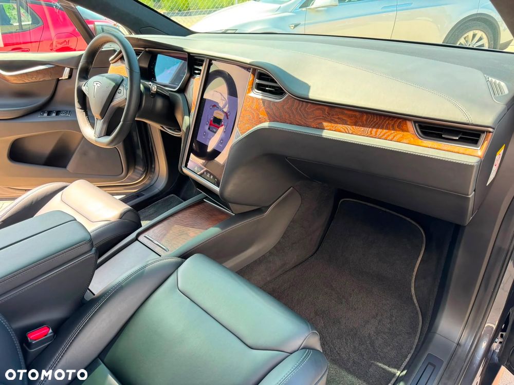 Tesla Model X Long Range - 28