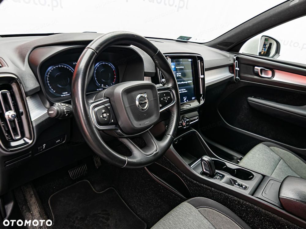 Volvo XC 40 T3 Momentum Pro - 8