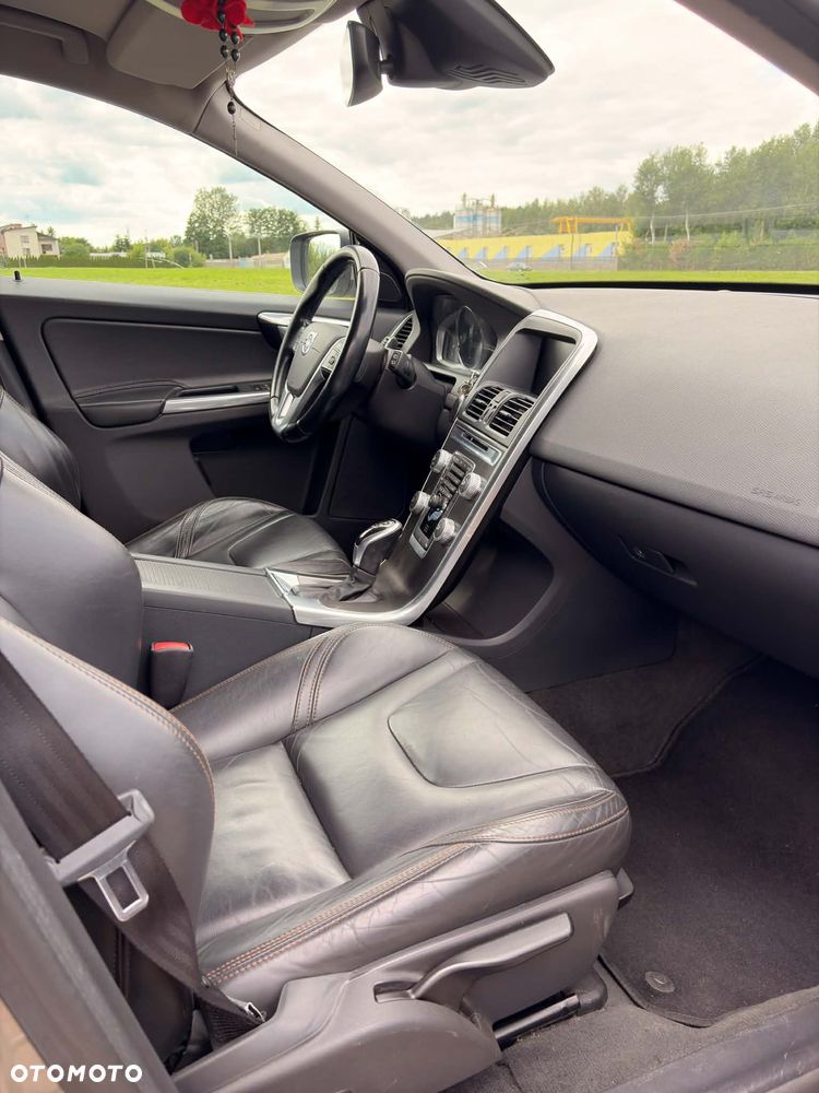 Volvo XC 60 D4 Drive-E Momentum - 16