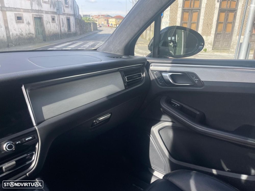 Porsche Macan Turbo PDK - 34
